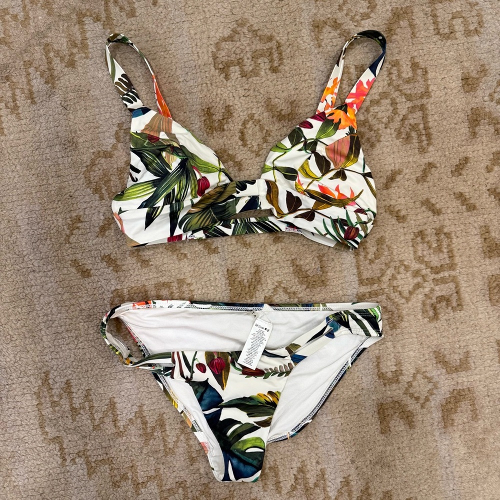 Vitamin A Tropical Leaf Bikini top L bottom M